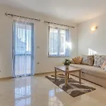 Stunning In With Wifi Apartment