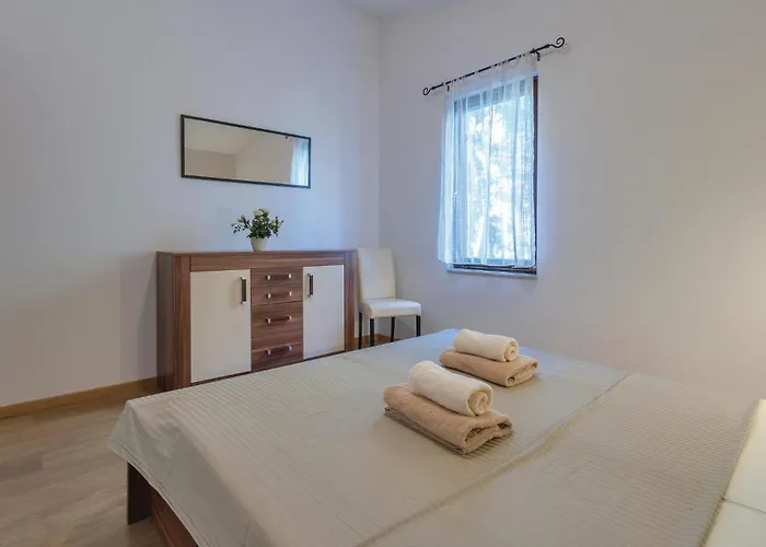 Beautiful In With Wifi Apartament Pula
