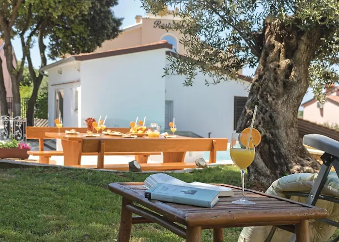 Apartament Beautiful In With Wifi Pula